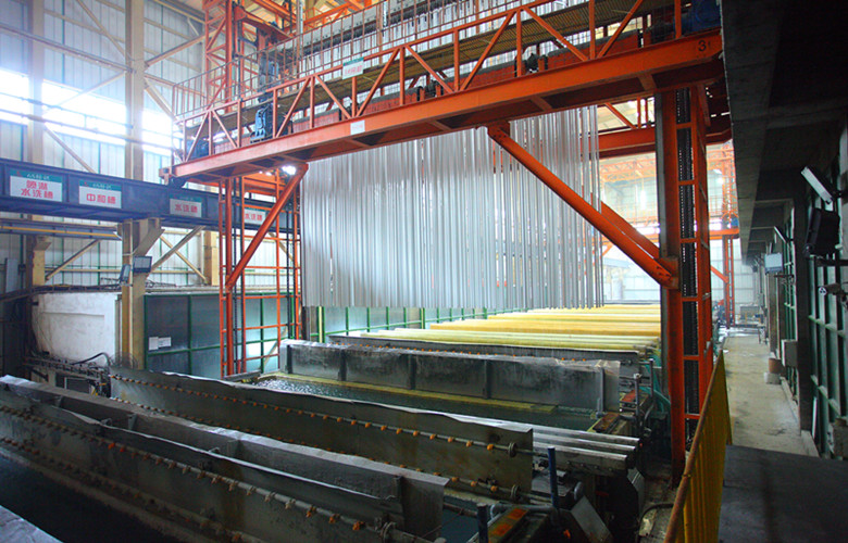 Vertical anodizing line